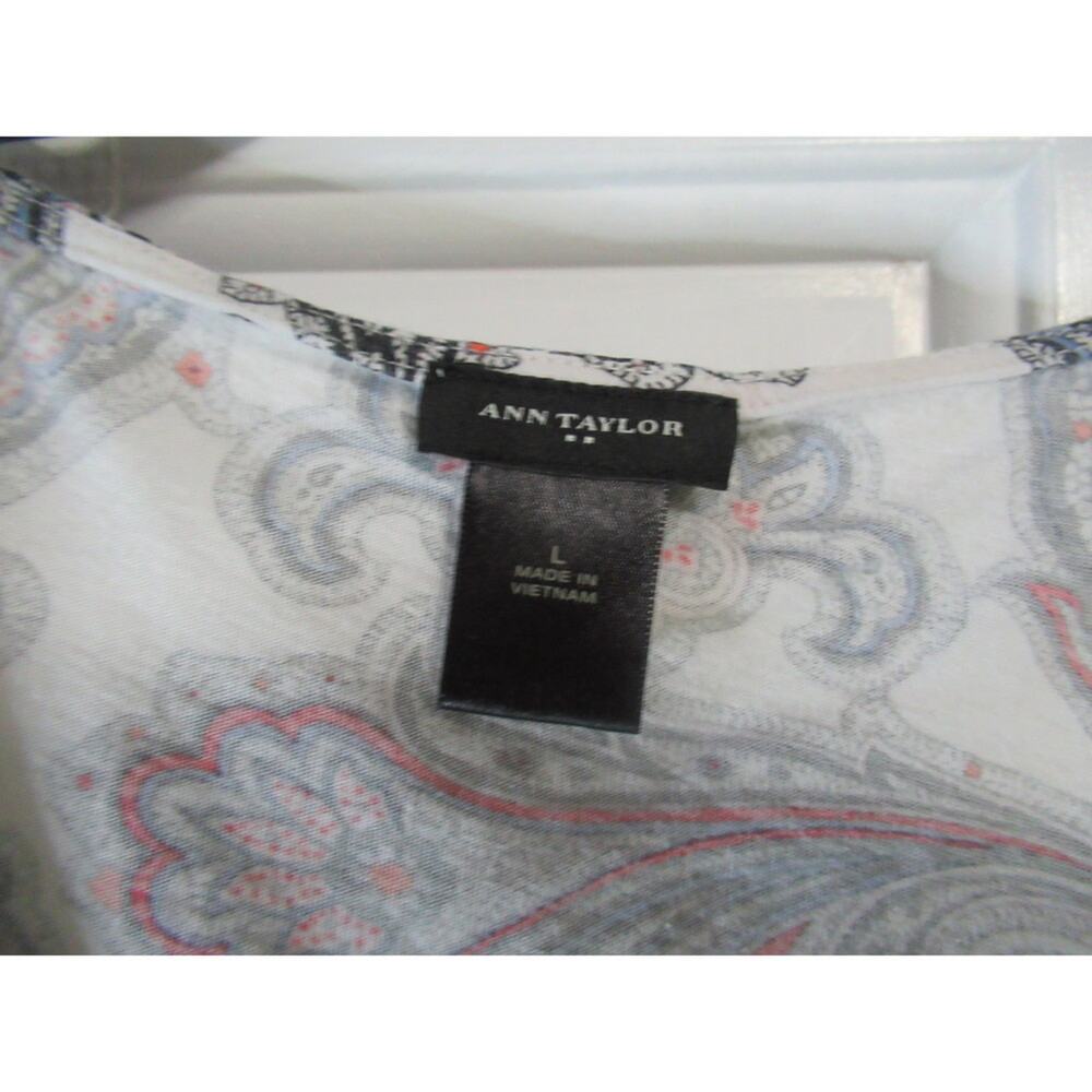 Ann Taylor paisley print scoop neck blouse - Picture 3 of 3